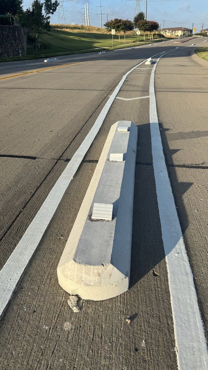 Route photo 27: North Concrete Barrier 18, Concrete Damage