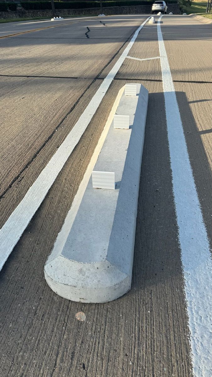 Route photo 36: North Concrete Barrier 23, Tire Marks