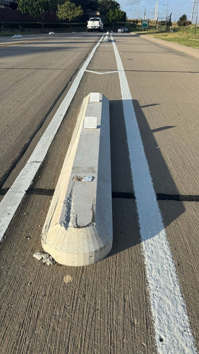 Route photo 38: North Concrete Barrier 24, Concrete Damage