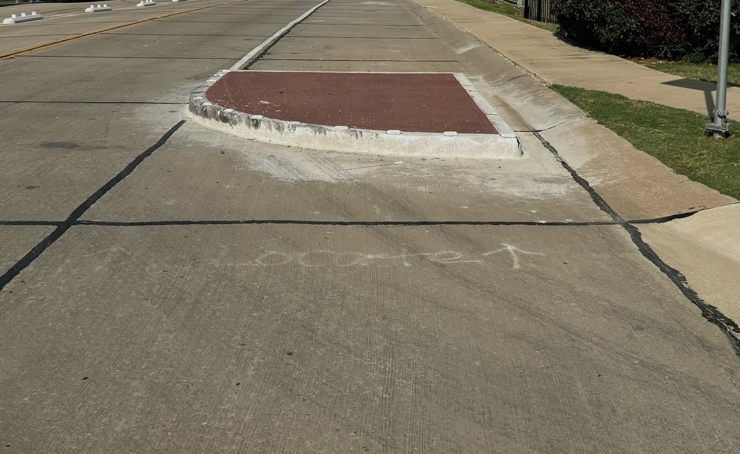 Route photo 135: North Bump Out 3, Reflector Damage