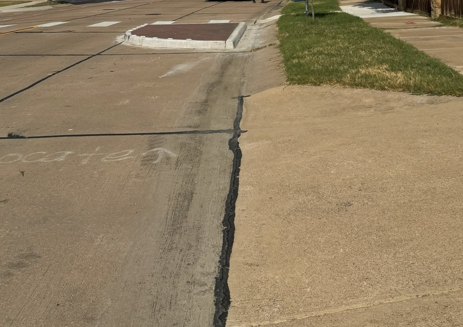 Route photo 142: North Bump Out 5, Tire Marks