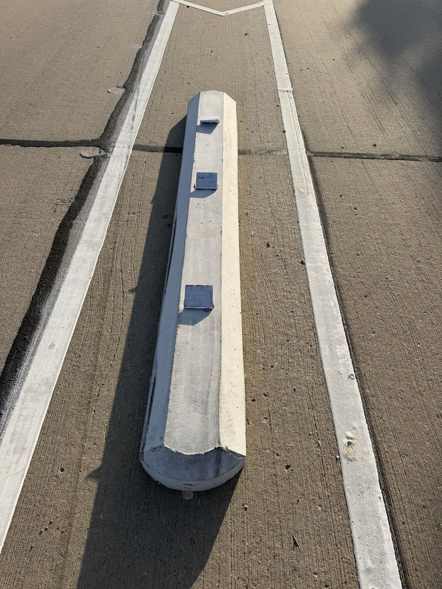 Route photo 15: South Concrete Barrier 2, Reflector Damage
