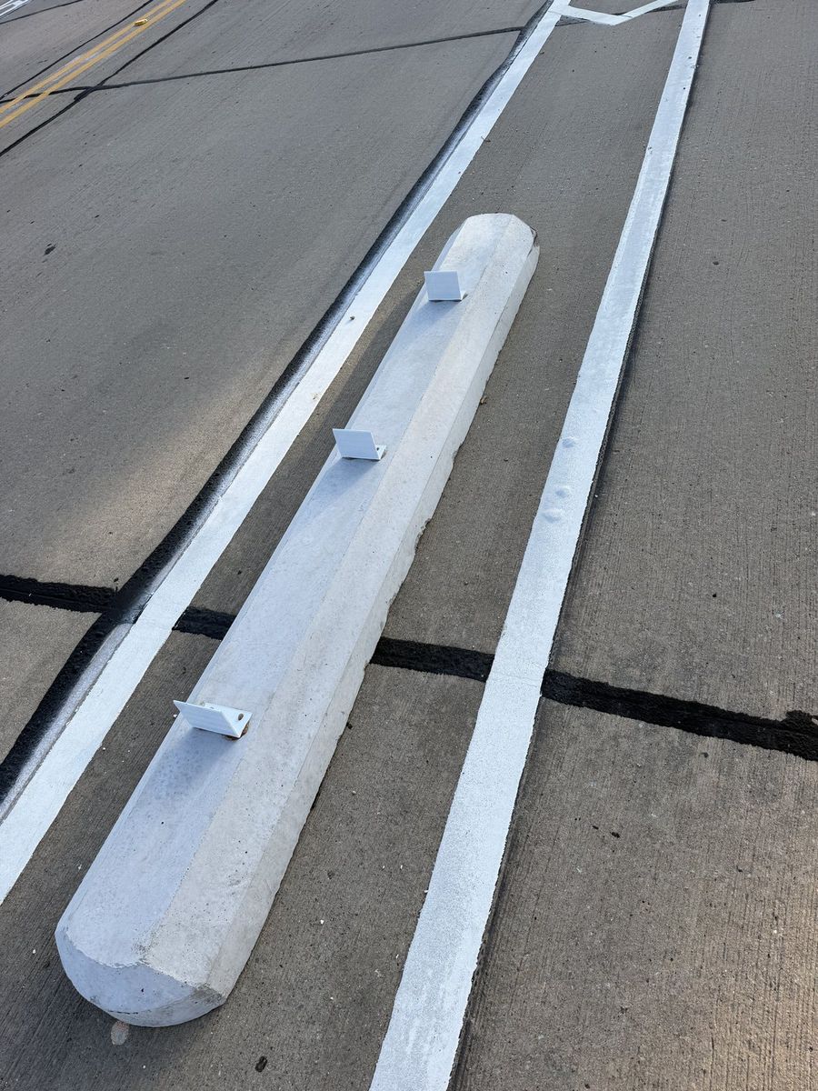Route photo 20: South Concrete Barrier 5, Tire Marks