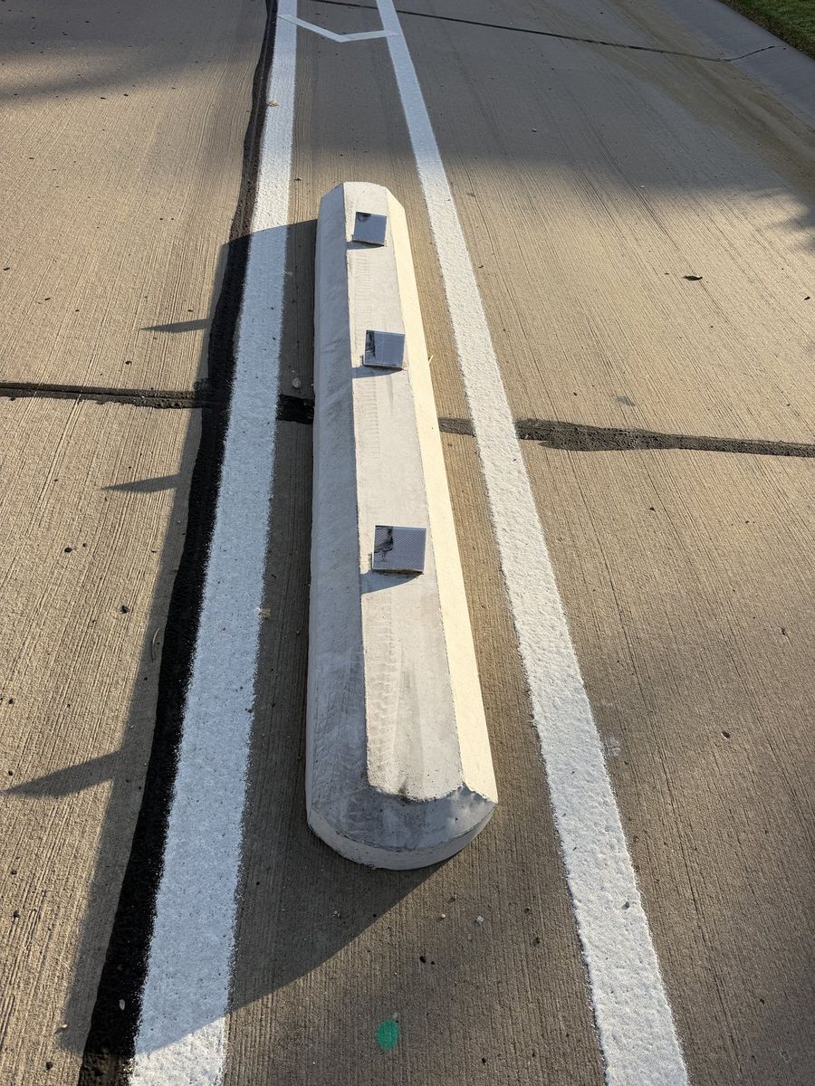 Route photo 35: South Concrete Barrier 12, Reflector Damage