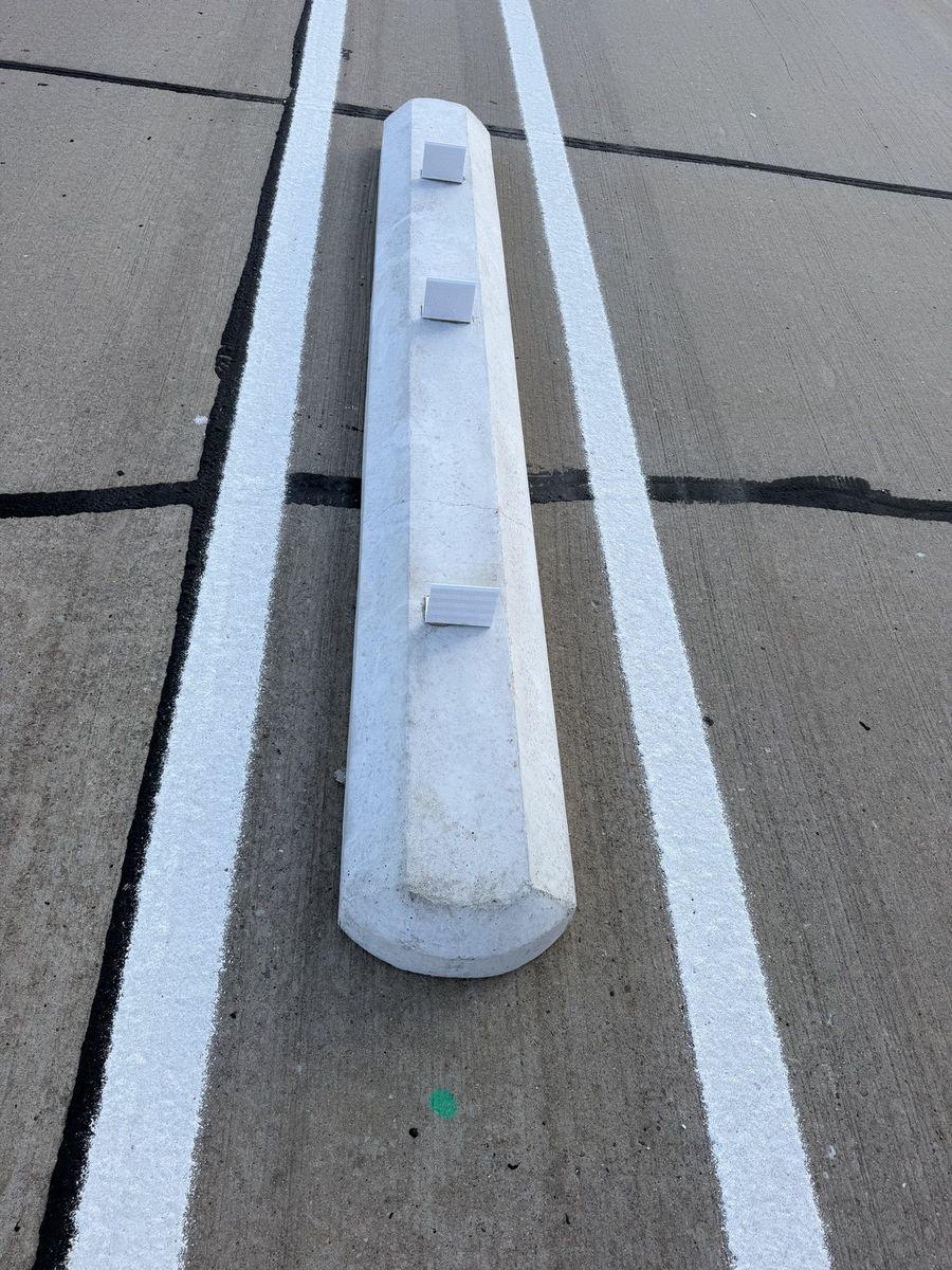Route photo 39: South Concrete Barrier 14, No visible damage