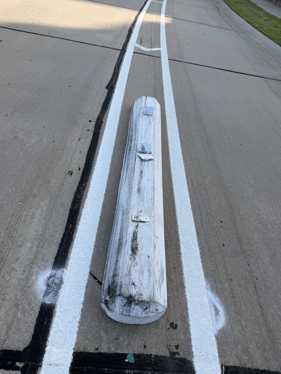 Route photo 43: South Concrete Barrier 16, Reflector Damage