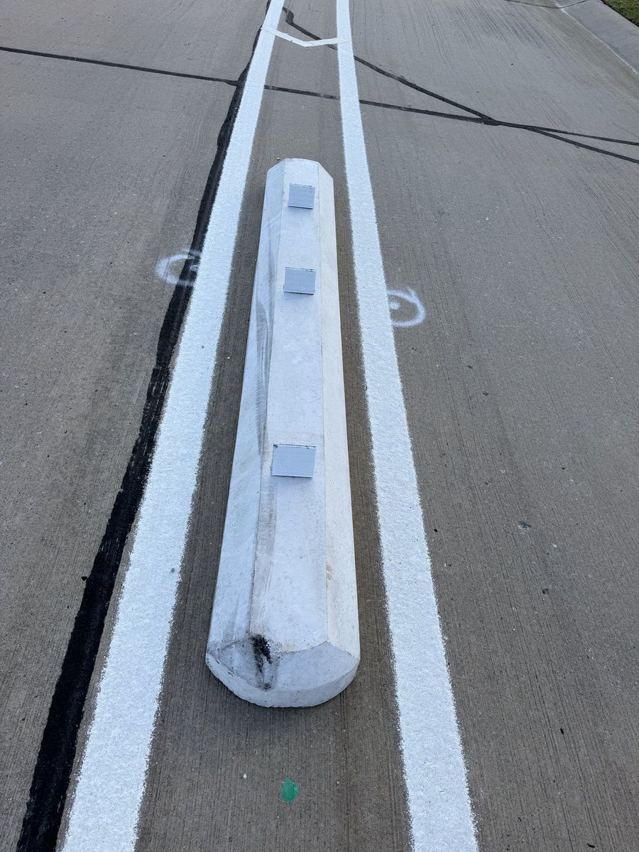 Route photo 45: South Concrete Barrier 17, Reflector Damage