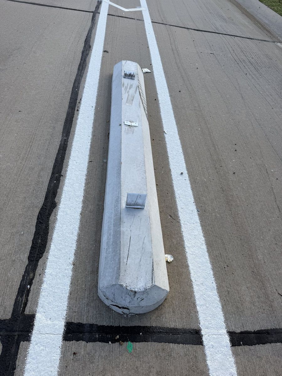 Route photo 51: South Concrete Barrier 20, Concrete Damage