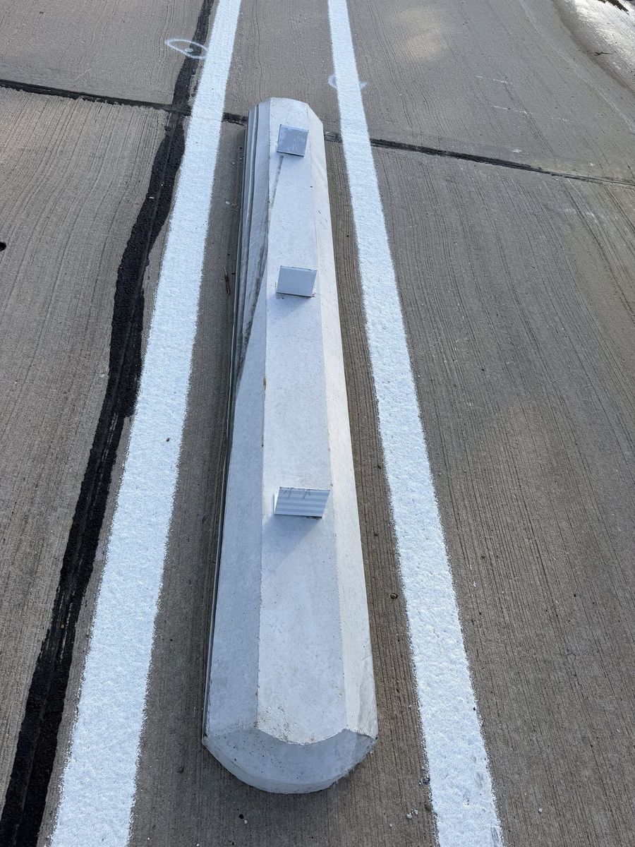 Route photo 53: South Concrete Barrier 21, Concrete Damage