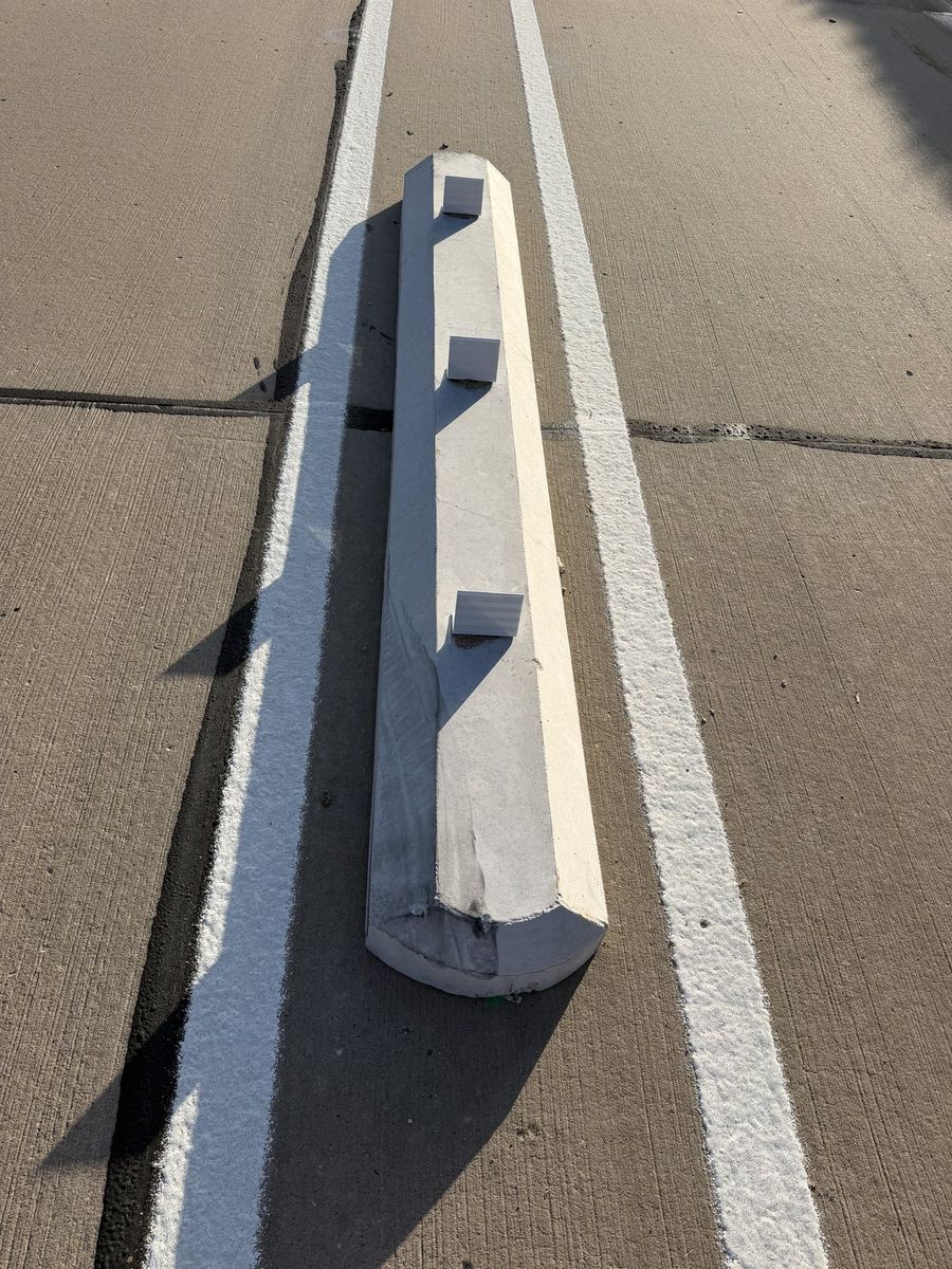 Route photo 55: South Concrete Barrier 22, Tire Marks