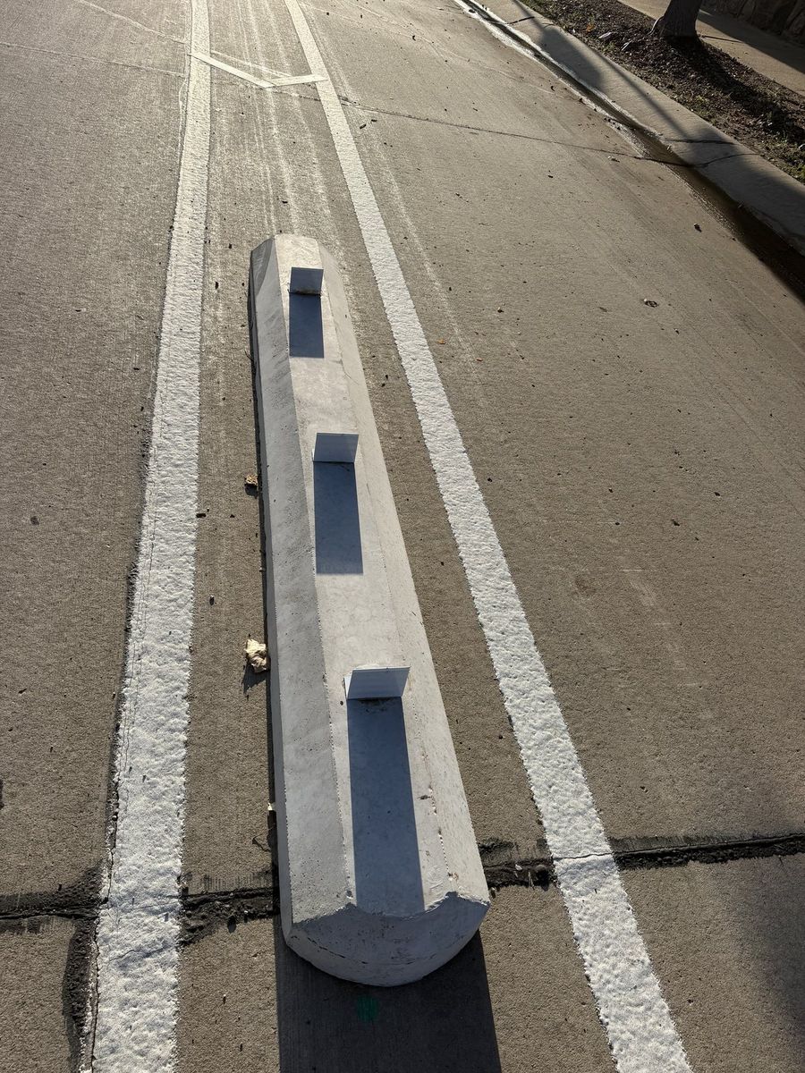 Route photo 68: South Concrete Barrier 29, Tire Marks