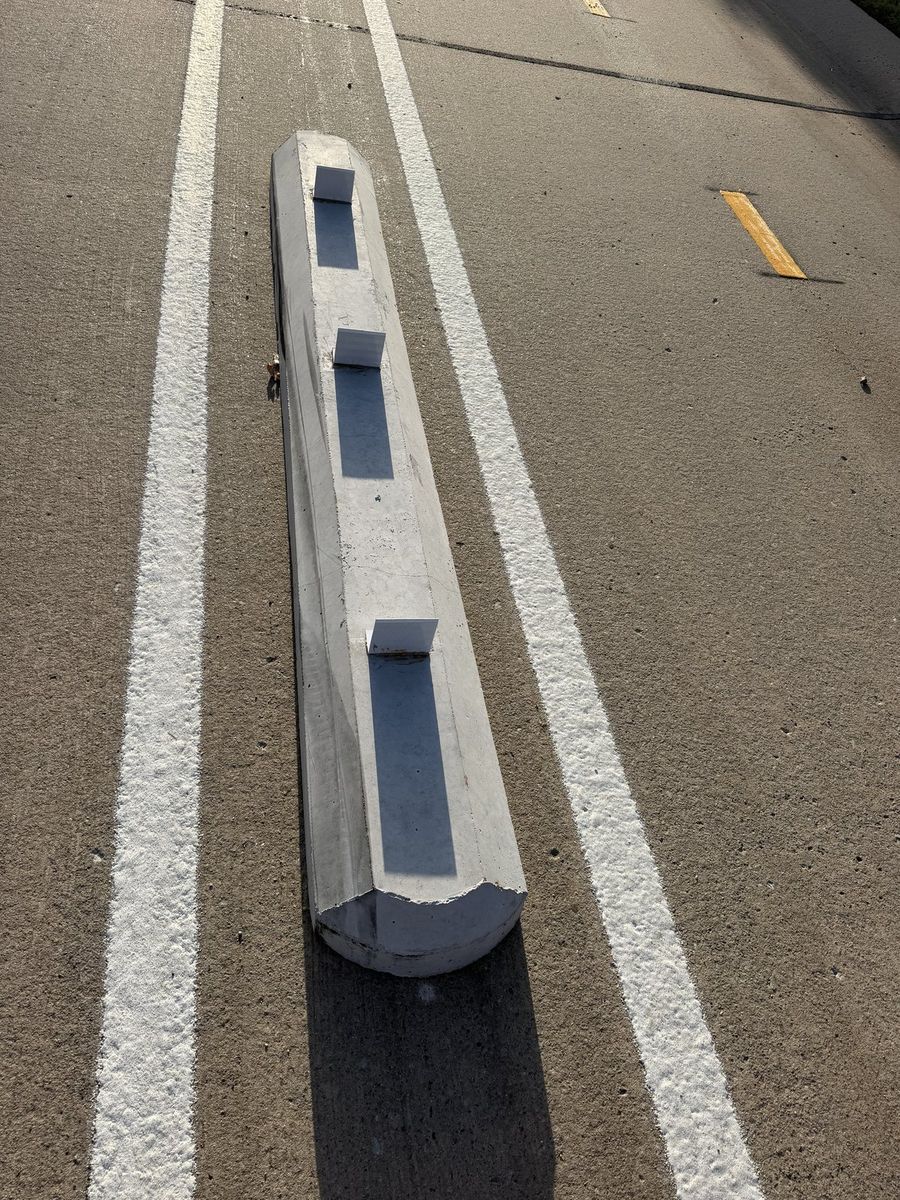 Route photo 79: South Concrete Barrier 37, Tire Marks