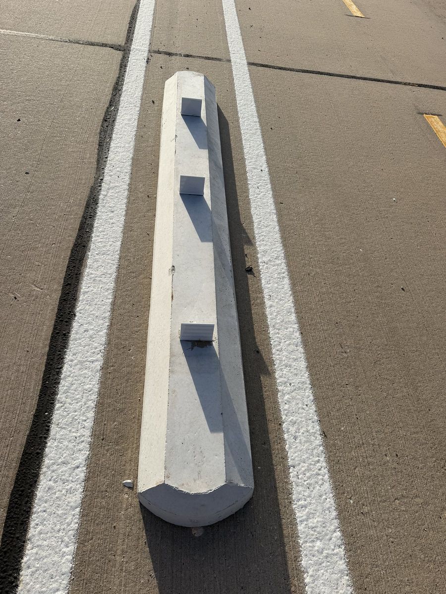 Route photo 102: South Concrete Barrier 60, No visible damage