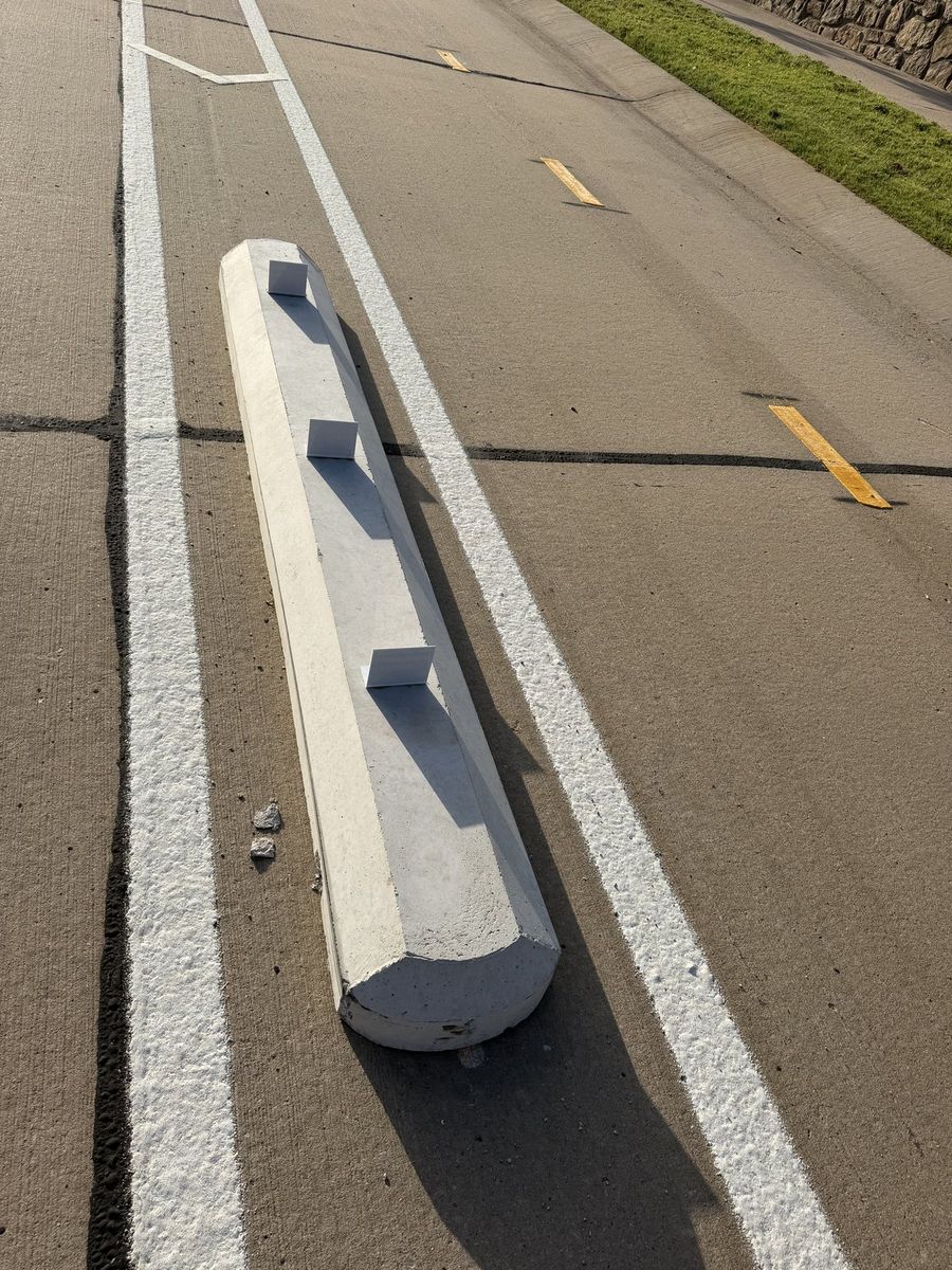 Route photo 104: South Concrete Barrier 62, Tire Marks