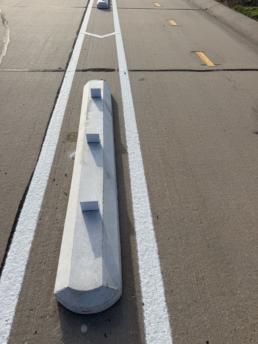 Route photo 105: South Concrete Barrier 63, Tire Marks