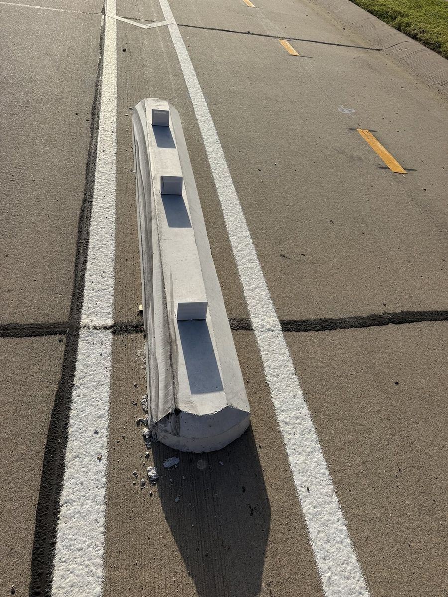 Route photo 113: South Concrete Barrier 71, Concrete Damage