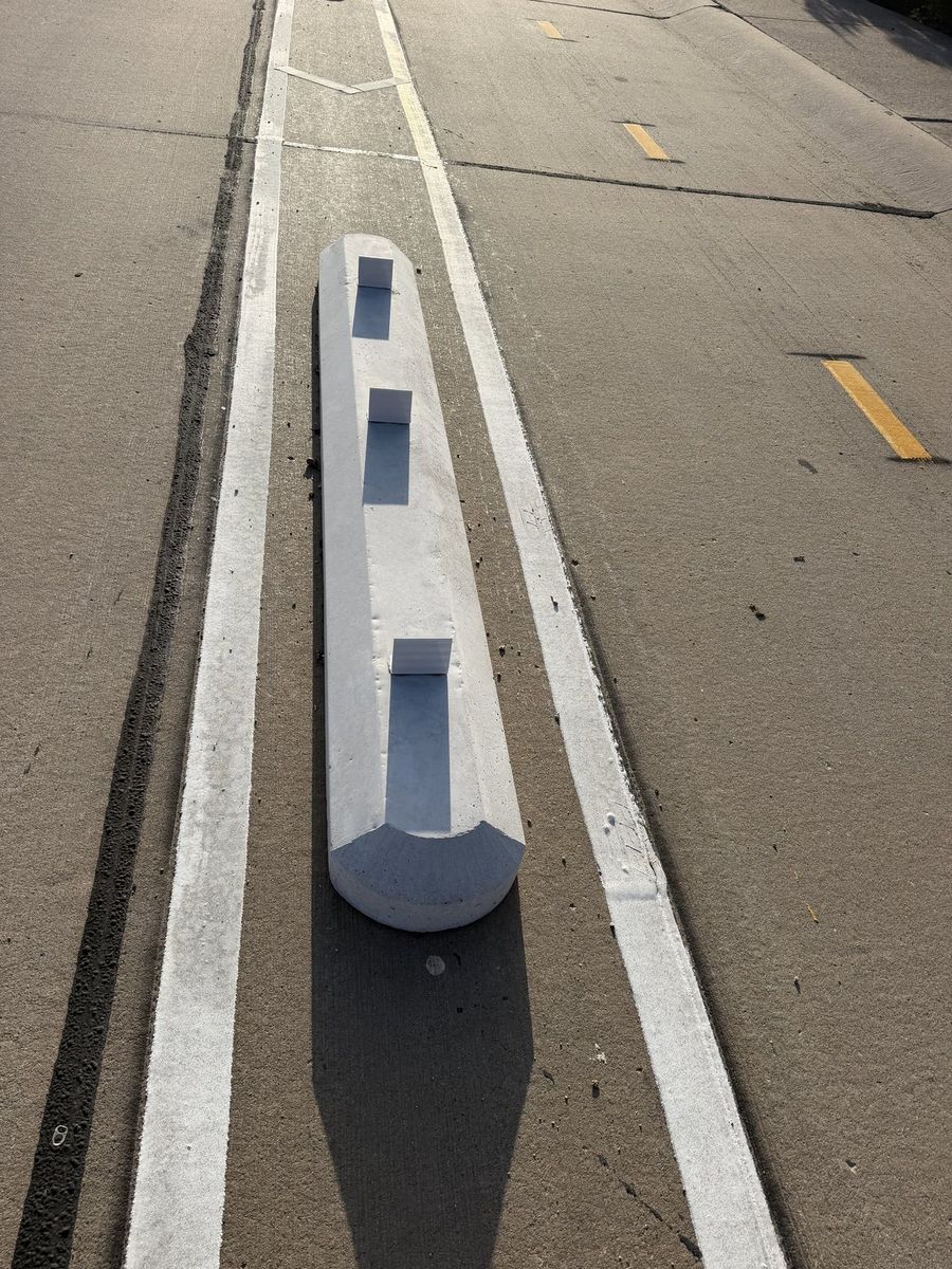 Route photo 125: South Concrete Barrier 82, No visible damage