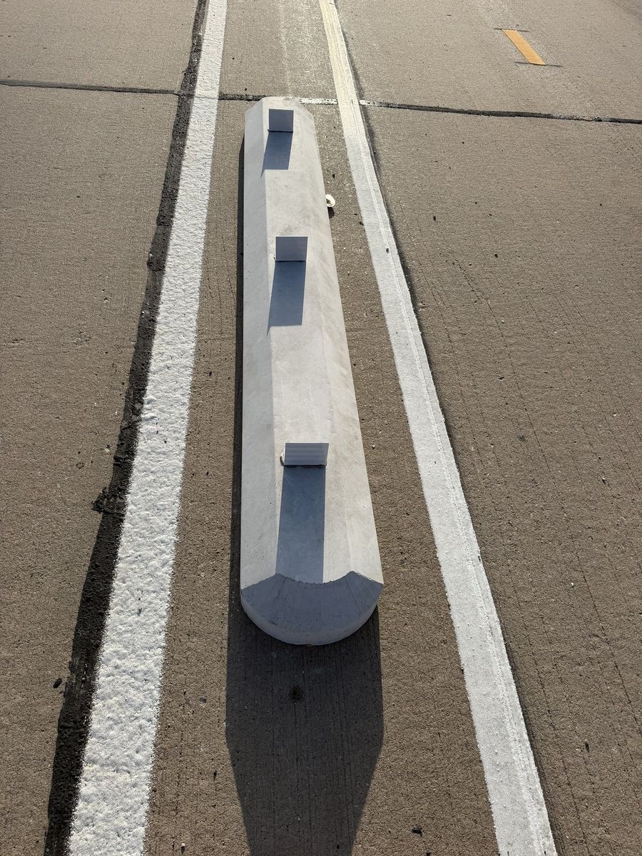 Route photo 130: South Concrete Barrier 87, No visible damage