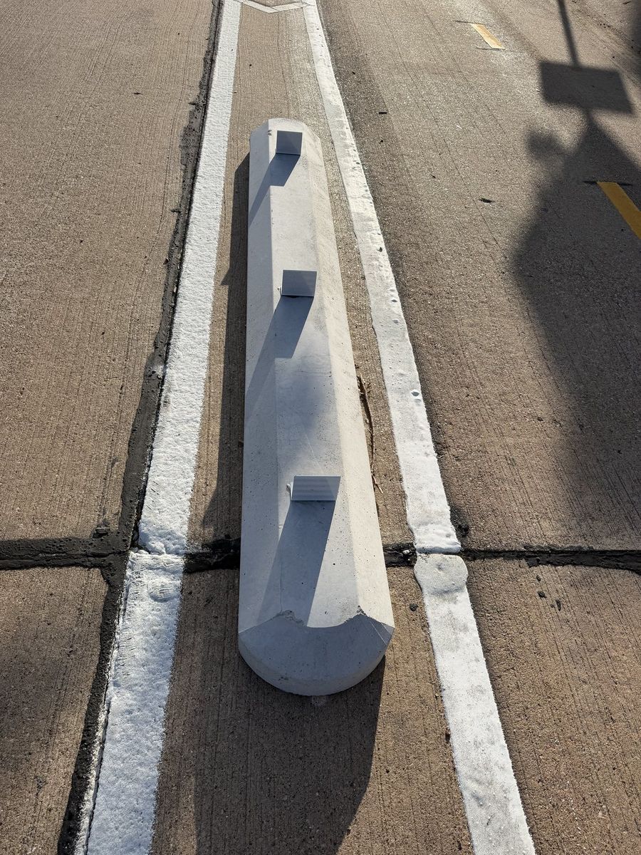 Route photo 147: South Concrete Barrier 100, No visible damage