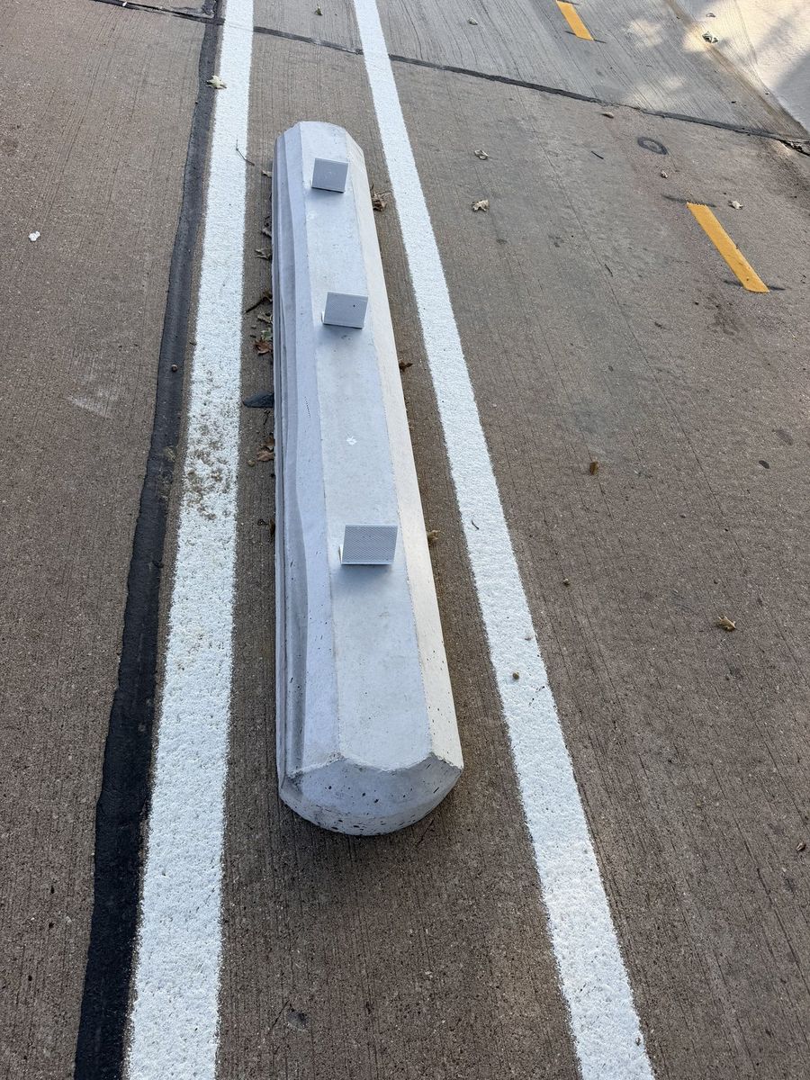 Route photo 160: South Concrete Barrier 112, Tire Marks