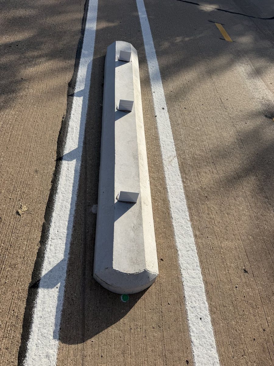 Route photo 169: South Concrete Barrier 121, No visible damage